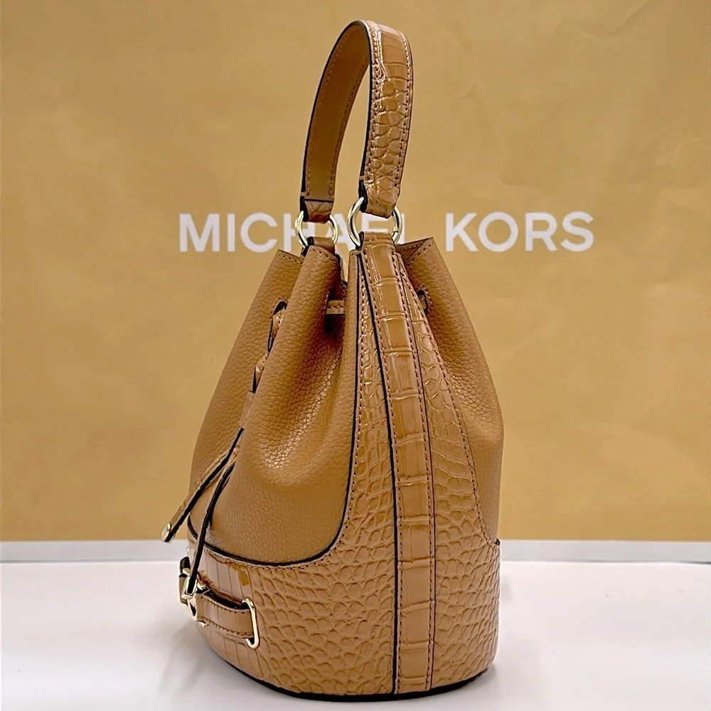 MICHAEL KORS  Reed Medium Pebbled Leather Belted Bucket Messenger SatchelCrossbo